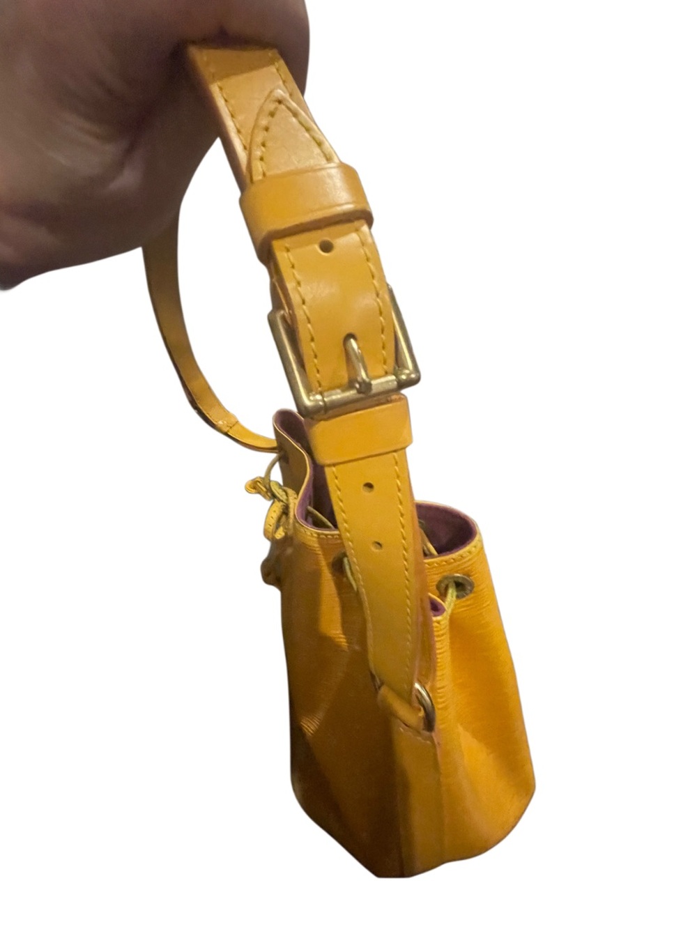 HOST PICK! Louis Vuitton Epi Noe Bucket Bag. Gorg Fall Color. Quiet Luxury! - Picture 15 of 16